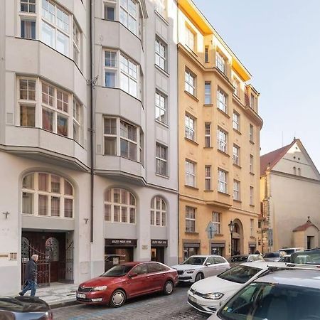 Luxury Apartment On Old Town Square Прага Экстерьер фото