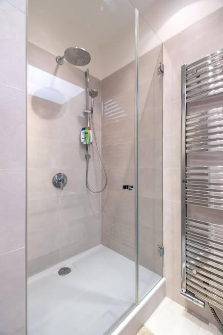 Luxury Apartment On Old Town Square Прага Экстерьер фото