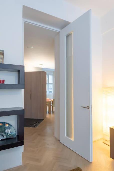 Luxury Apartment On Old Town Square Прага Экстерьер фото
